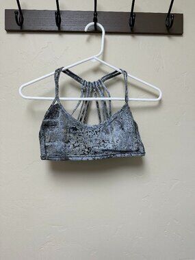 Lululemon Lighten Up Bra